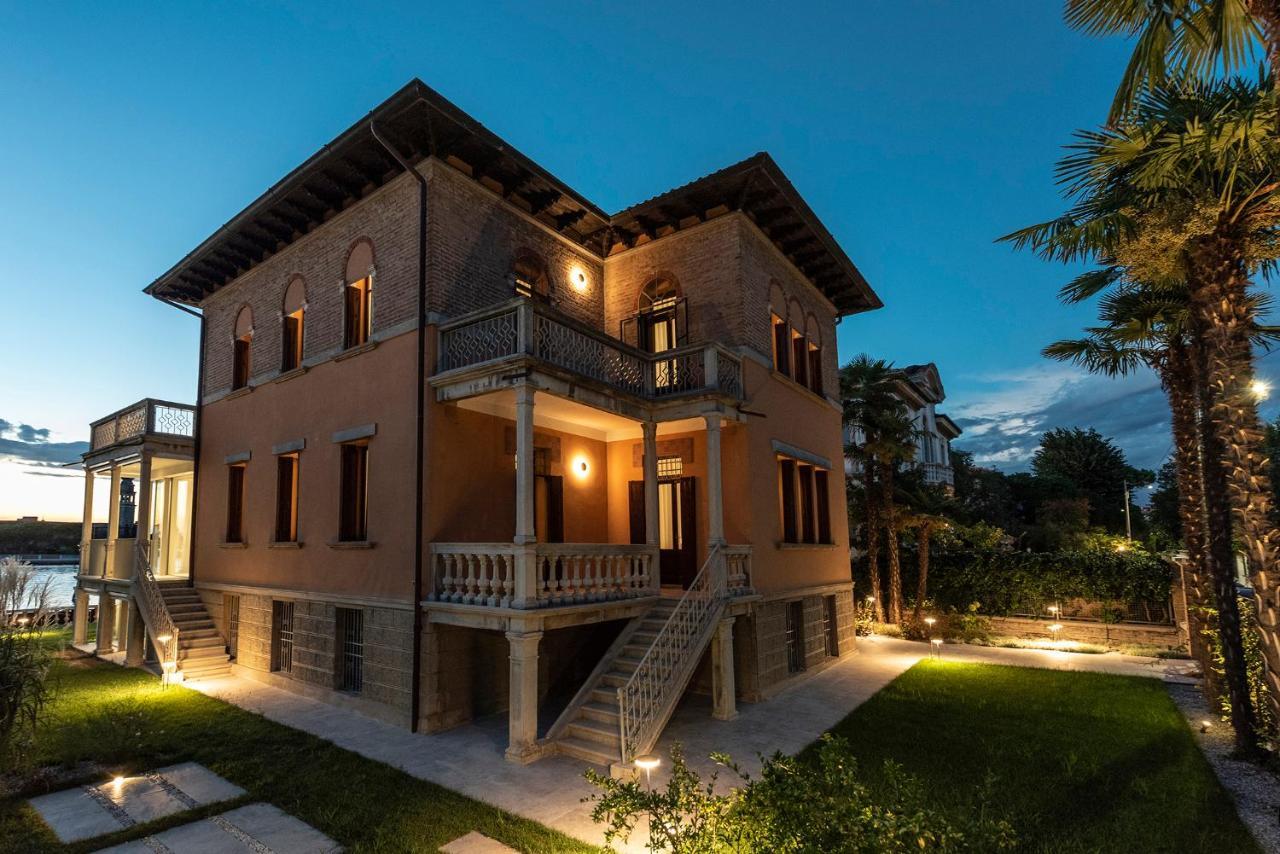 Ca' Delle Contesse - Villa On Lagoon With Private Dock And Spectacular View Lido di Venezia Exterior foto