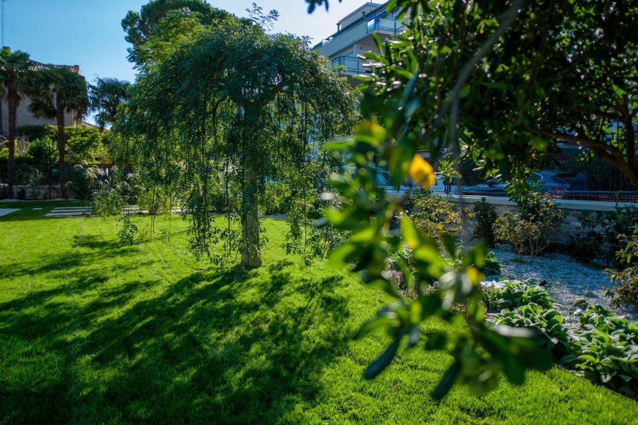 Ca' Delle Contesse - Villa On Lagoon With Private Dock And Spectacular View Lido di Venezia Exterior foto